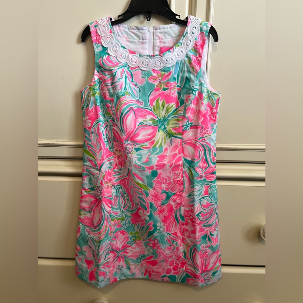 NWT BEAUTIFUL LILLY Dress